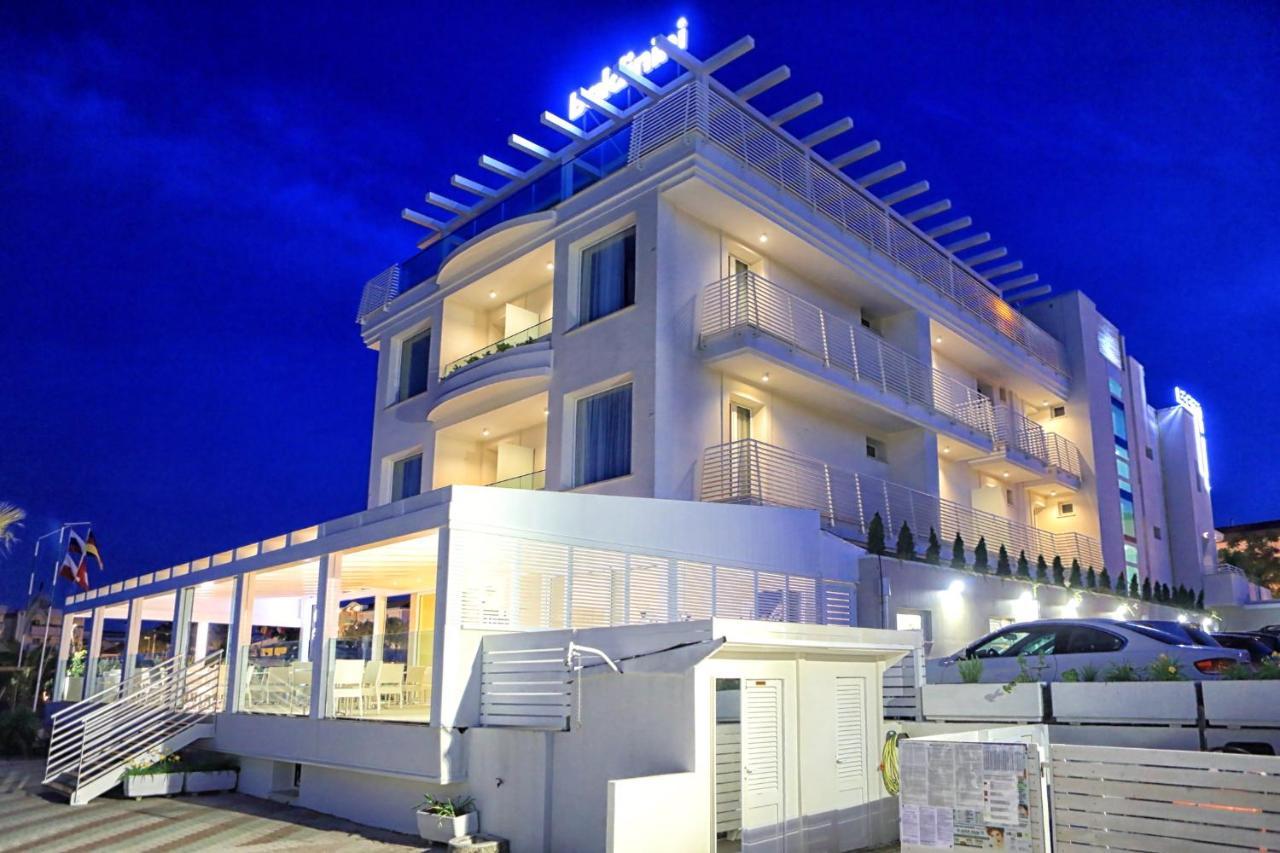 Baldinini Hotel Rimini Exteriör bild