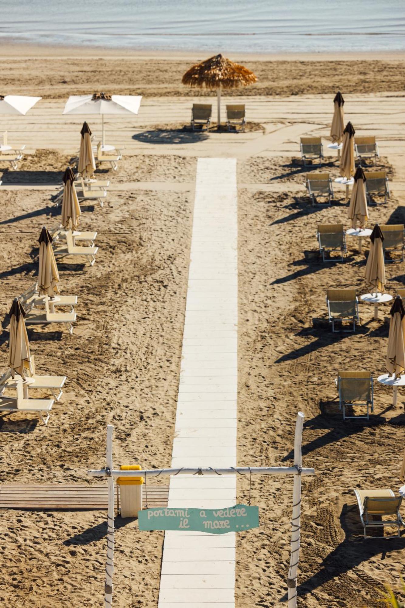 Baldinini Hotel Rimini Exteriör bild